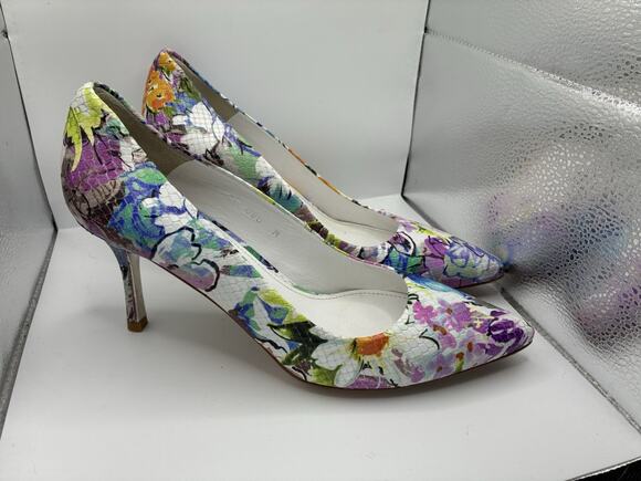 Donald Pliner Shoes - Donald J Pliner 8M Floral Snake Print Leather Pumps Pointed Toe Made In Spain